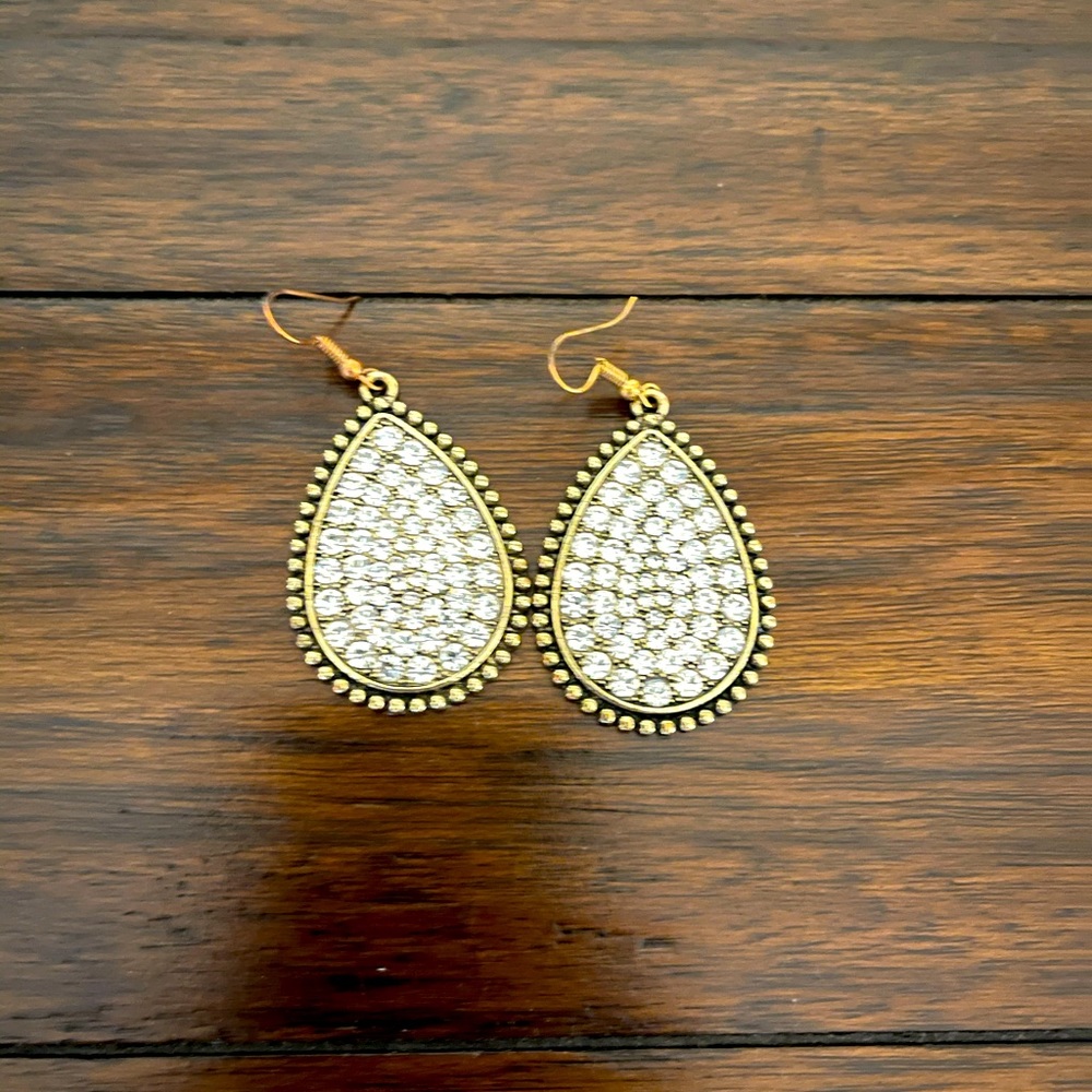 Necklace & Earring Set - Picture 3 of 3